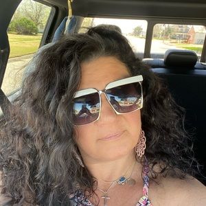 Meet your Posher, Cristi